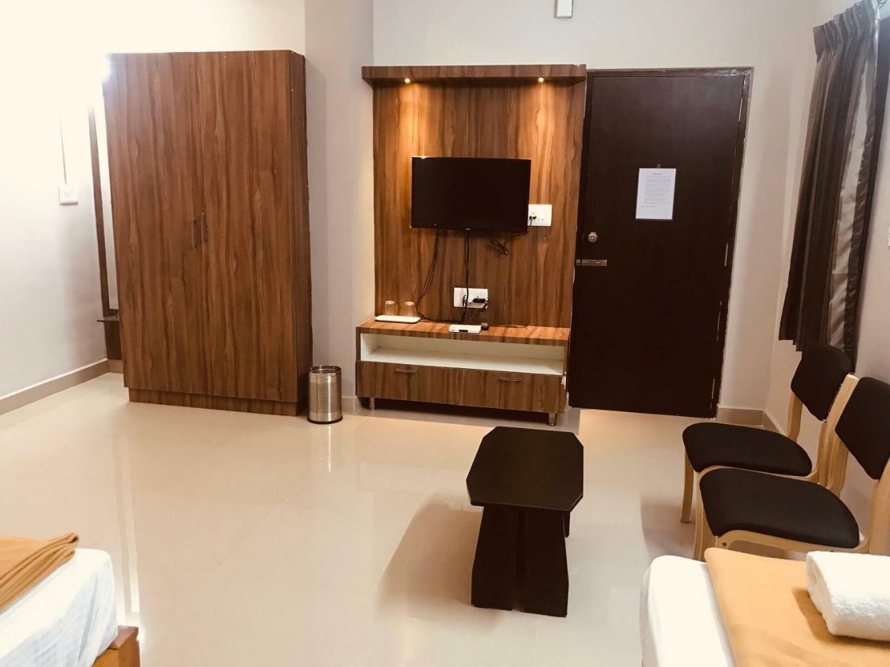 Hotel Sharada Residency Somvārpet Exterior foto